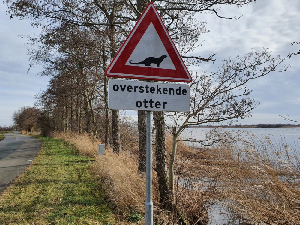 waarschuwingsbord otter
