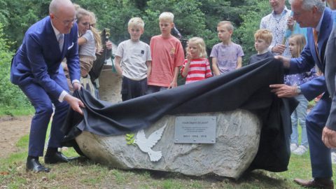 Bericht: Belgisch vredesmonument onthuld in It Rysterbosk